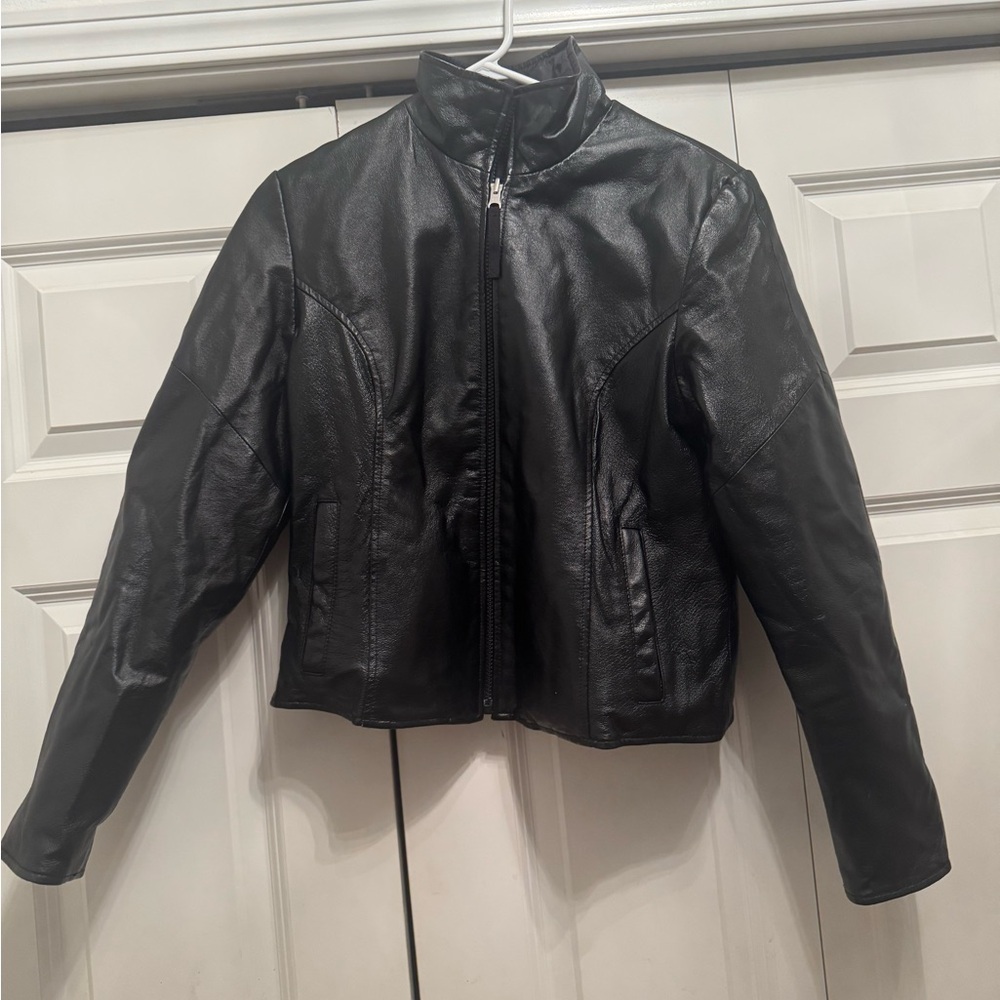 Black Wilson’s Leather Cropped Moto Jacket Full Zip 100% Leather Small/Medium